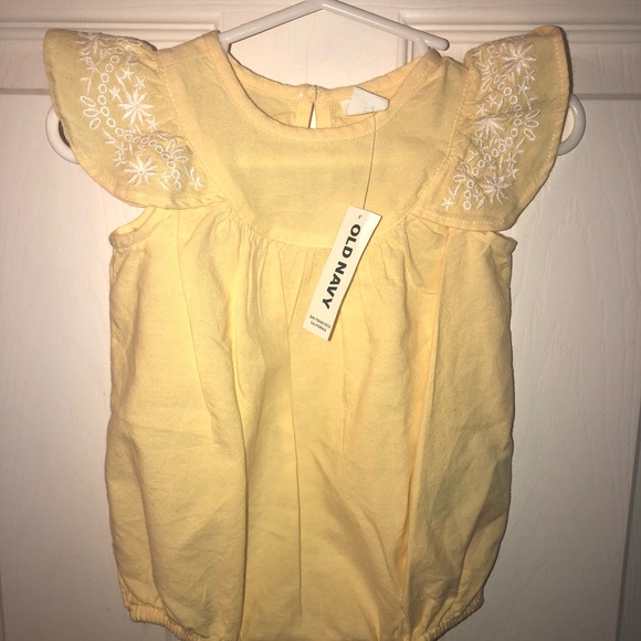 Old Navy Romper 3-6 Month - Picture 1 of 1